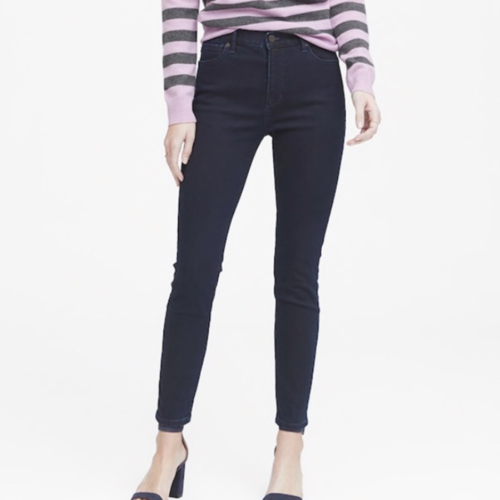 Banana Republic High Rise Dark Wash Jean- 28R